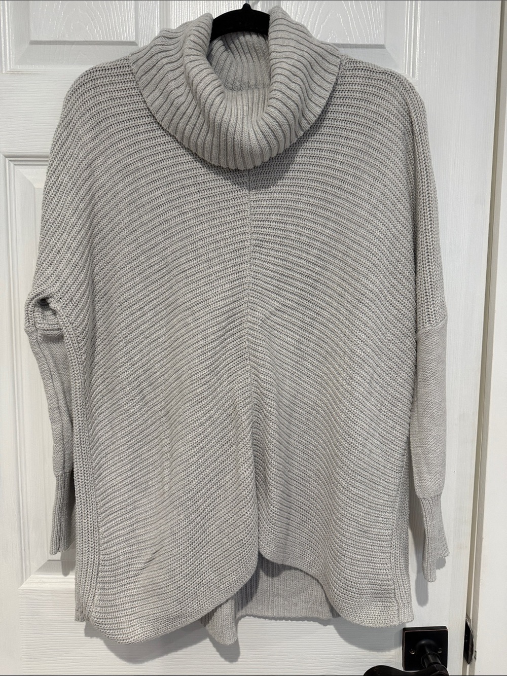 Rachel Zoe Cozy Turtleneck Knit Sweater - Light Gray size medium